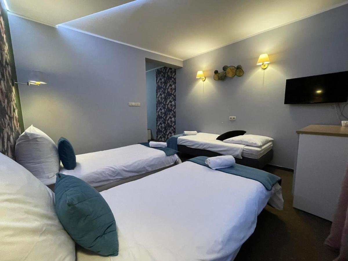 Rynek 14 & Restaurant Bed & Breakfast Иновроцлав Екстериор снимка