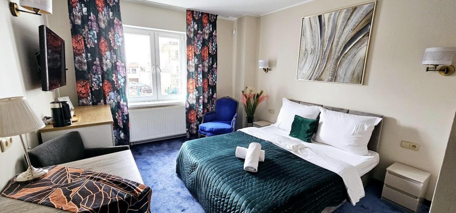 Rynek 14 & Restaurant Bed & Breakfast Иновроцлав Екстериор снимка